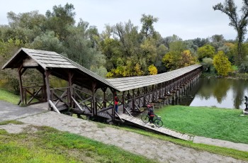 Gúta bringás túra - híd a Vág folyó felett a malomhoz